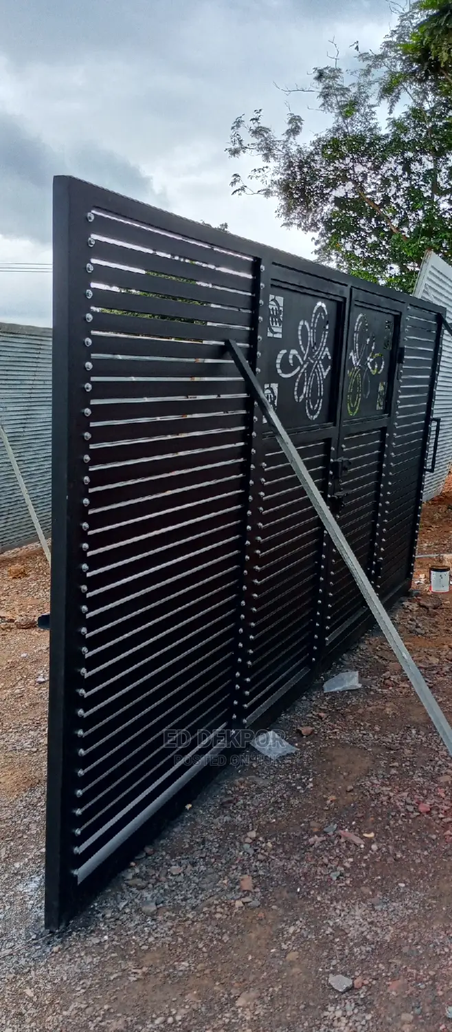 Sliver Design Gate
