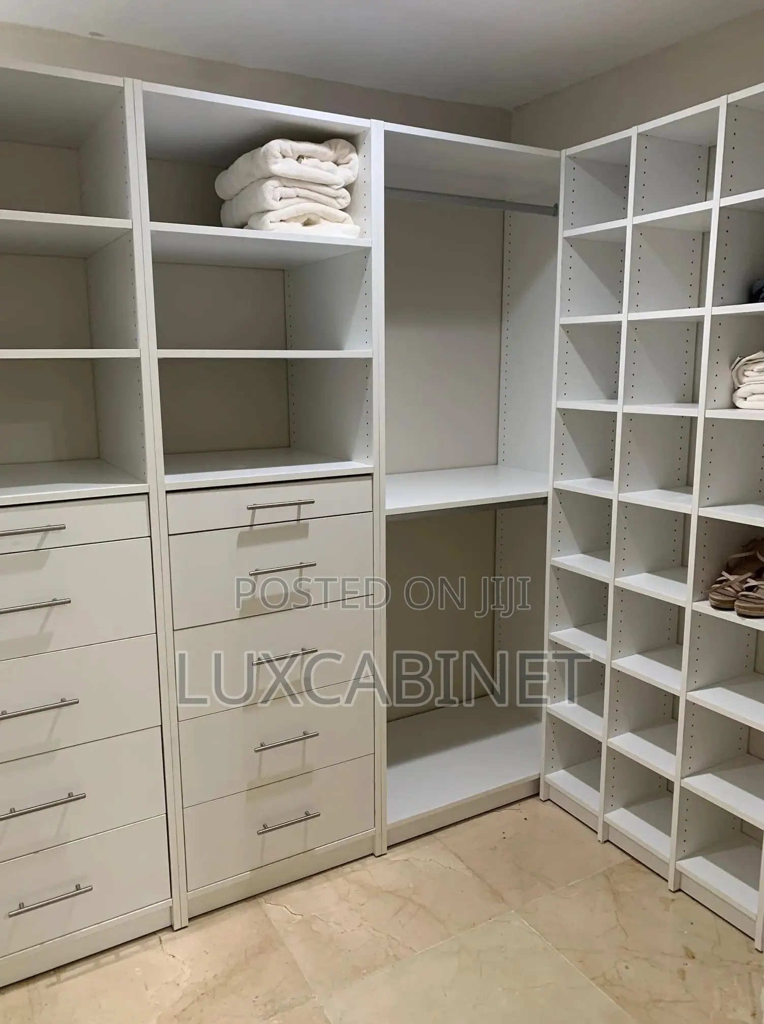 Nice Walk-In Closet’S