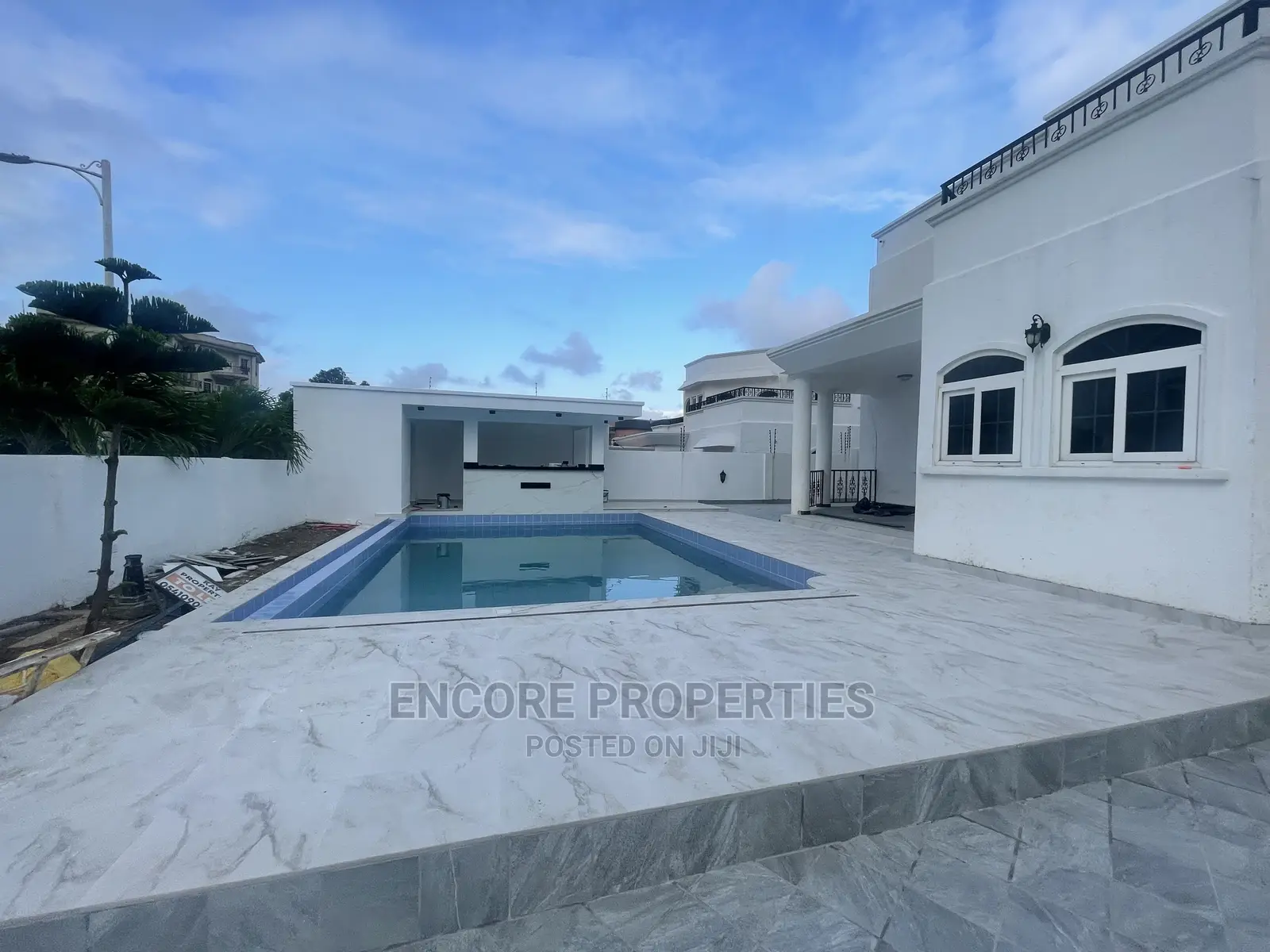 5bdrm Mansion in East Legon for Rent