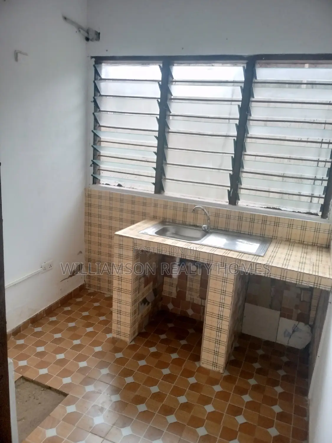 1bdrm Apartment in Community 18 Baptist, Spintex for rent