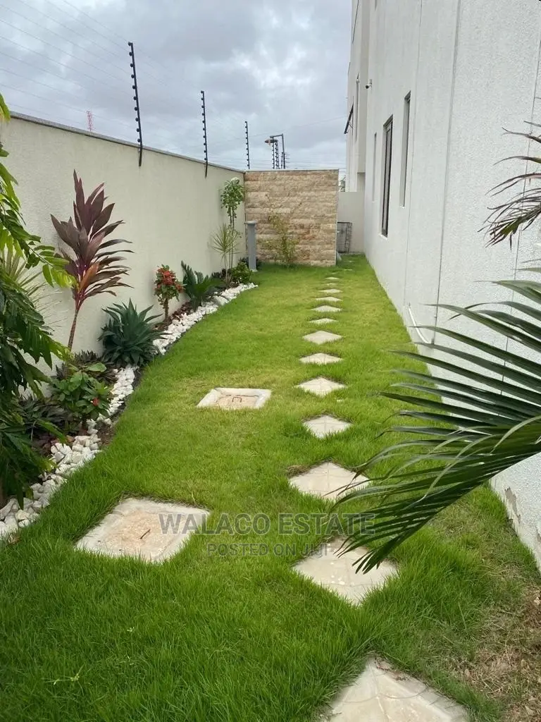 5bdrm Townhouse / Terrace in Walako Estate, a C Mall Area for Rent