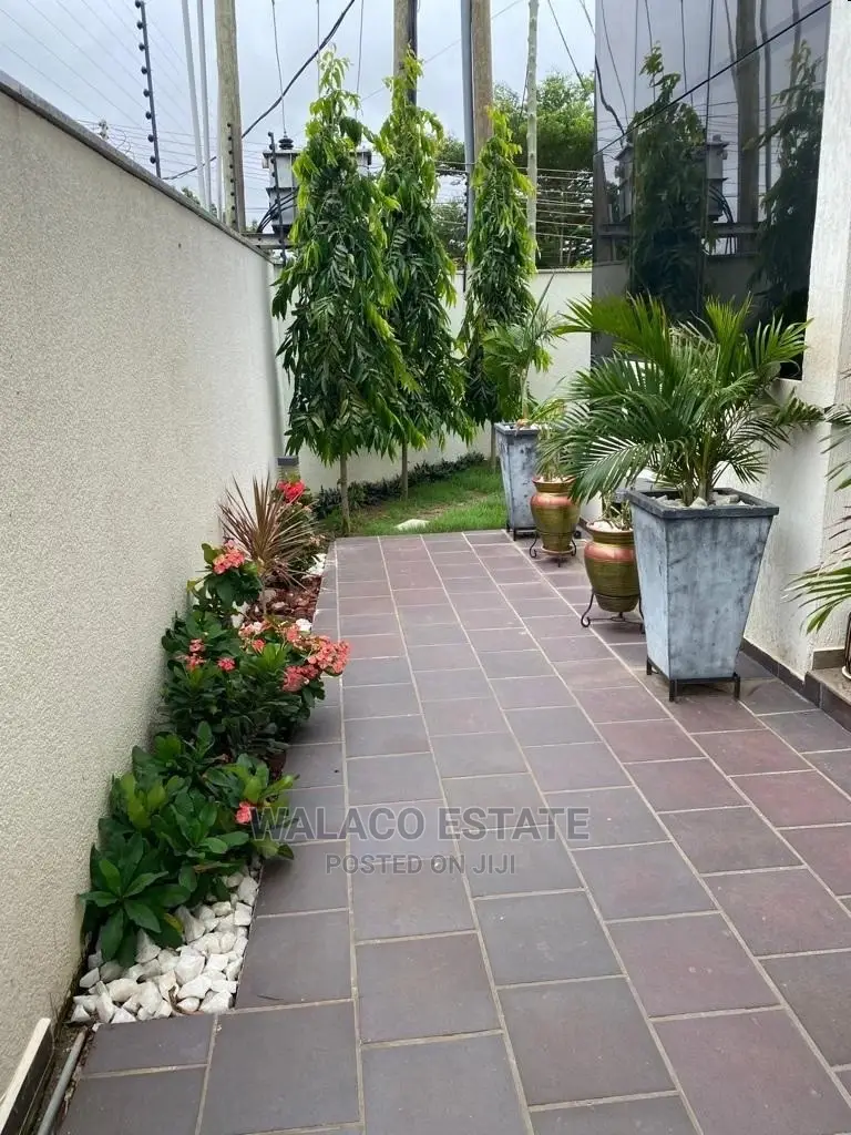 5bdrm Townhouse / Terrace in Walako Estate, a C Mall Area for Rent