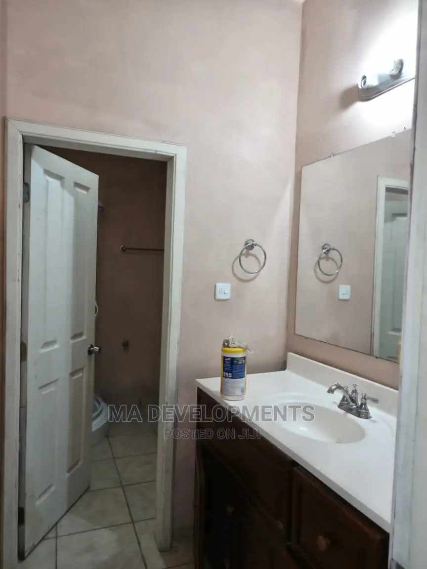Furnished 9bdrm Villa in Ma Developments, Sunyani Municipal for Sale