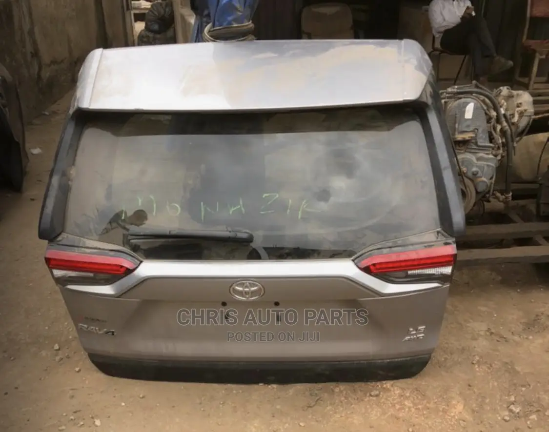 Toyota RAV4 20 Boot
