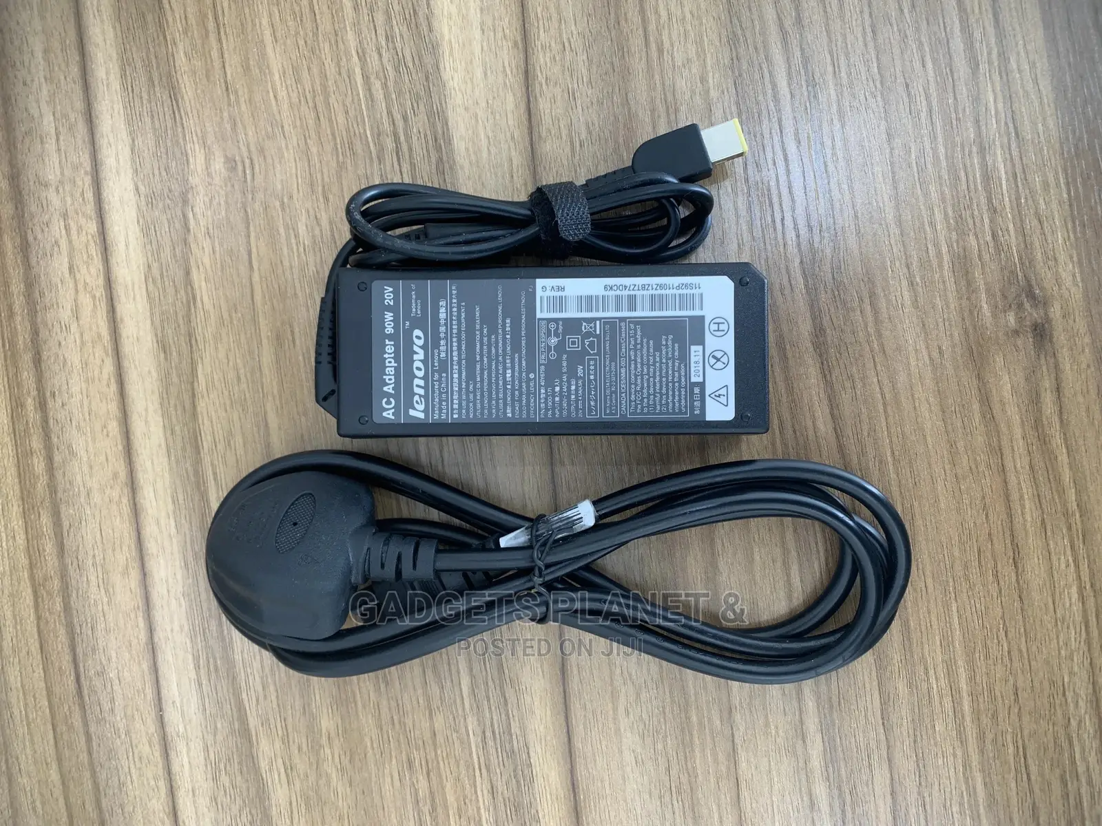 Lenovo AC Adapter 100-240v 1.2A 50-60-Hz 20V 90W 4.5A