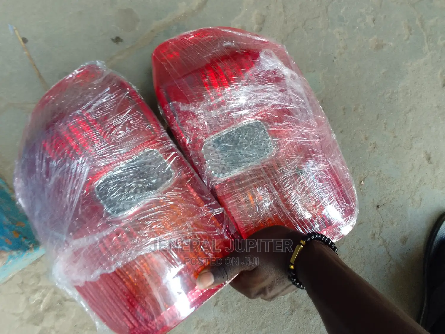 Toyota Rav4 2003/5 Tail Light Pair.
