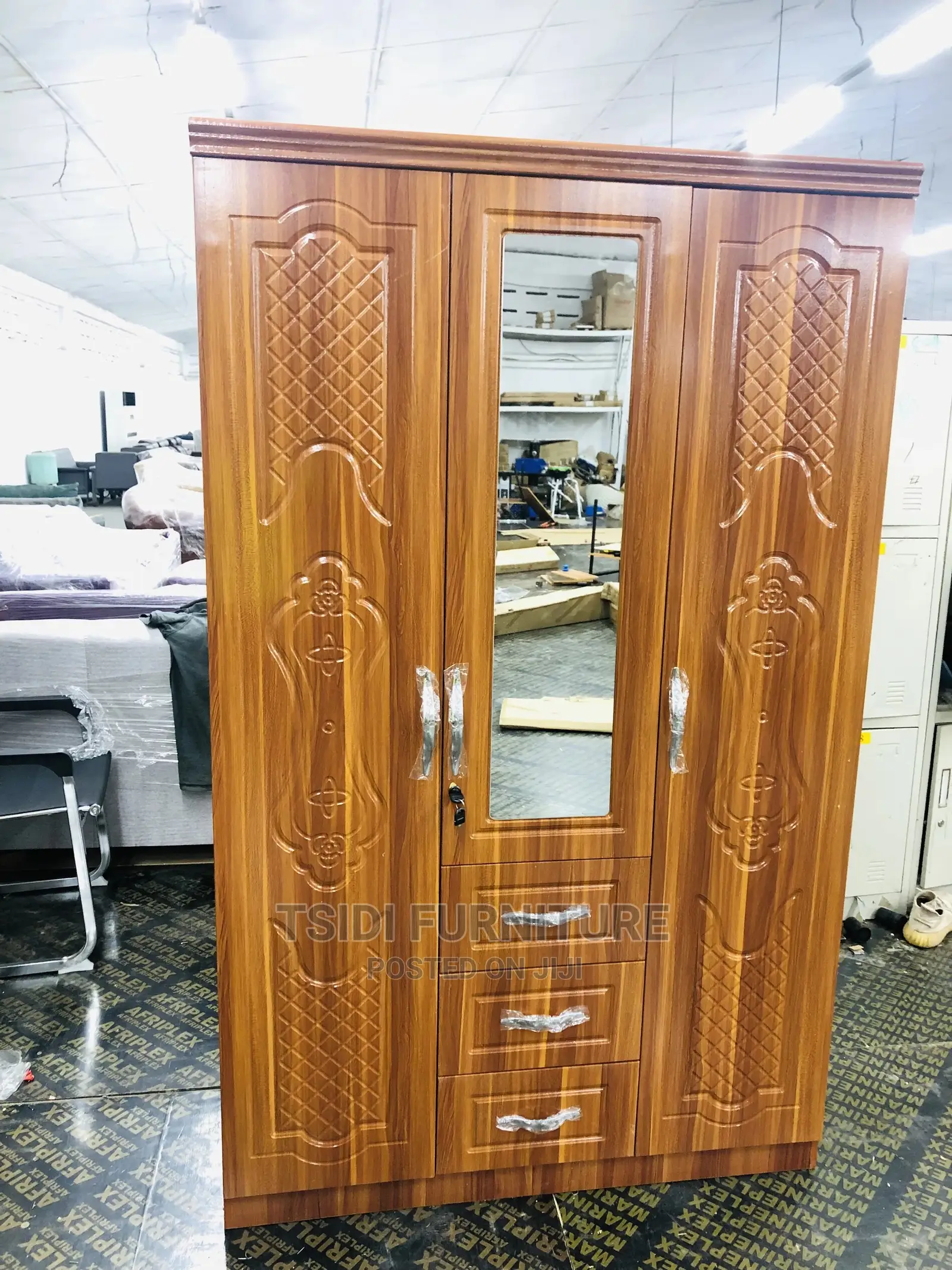 Quality Three Door Wardrobe