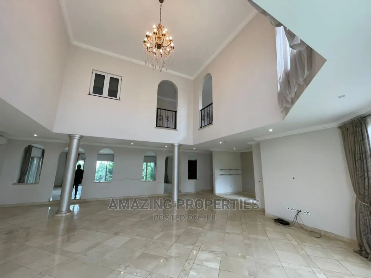 5bdrm House in 5Bedrooms With Two, East Legon for Rent