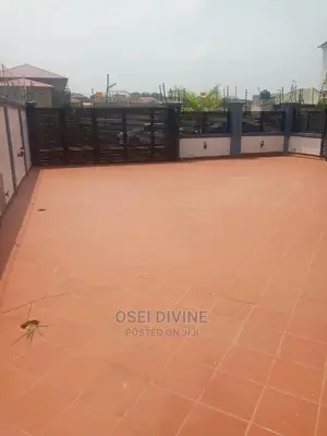 Highly Exe Self Compound House-4