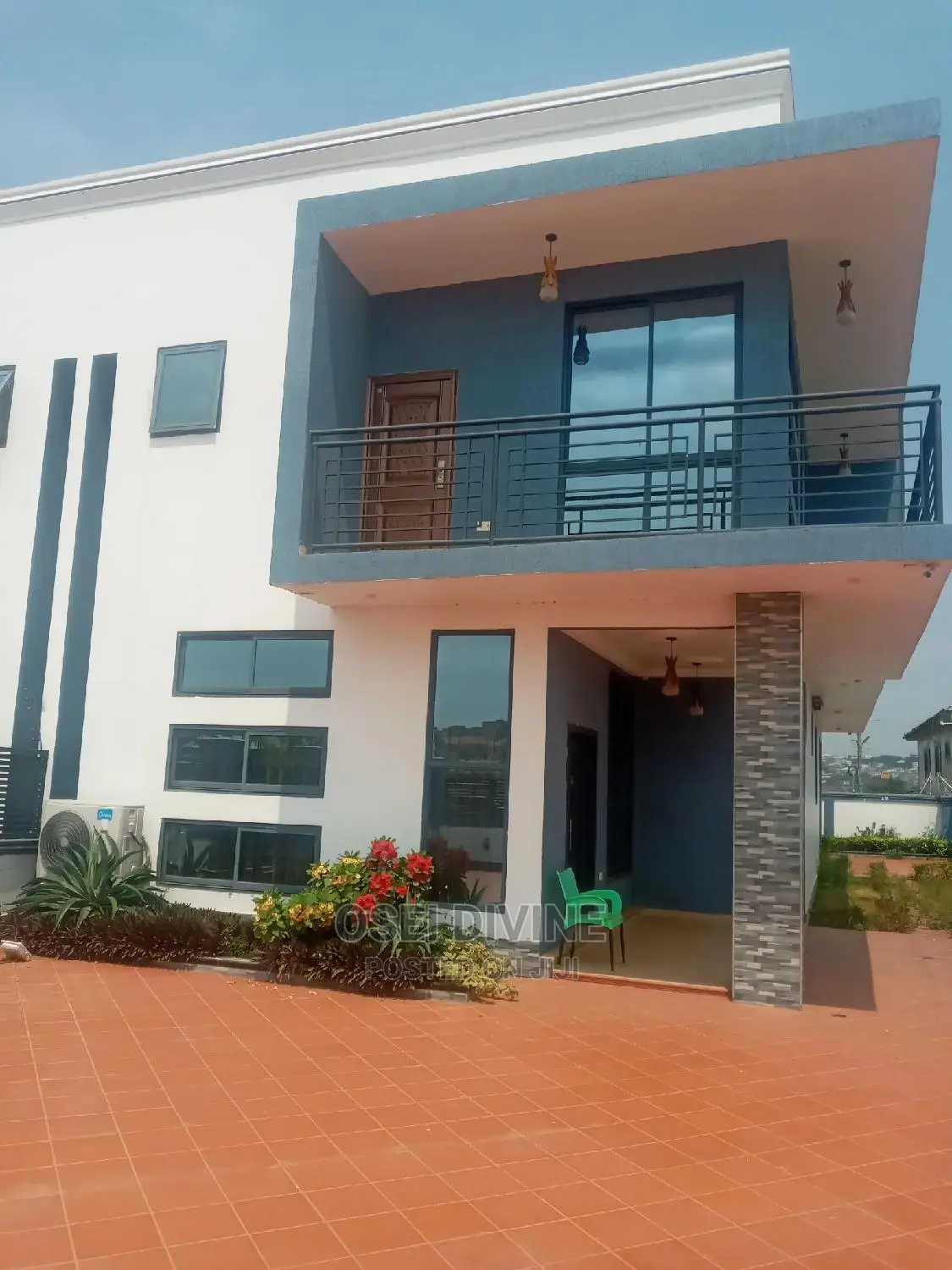 Highly Exe Self Compound House-4