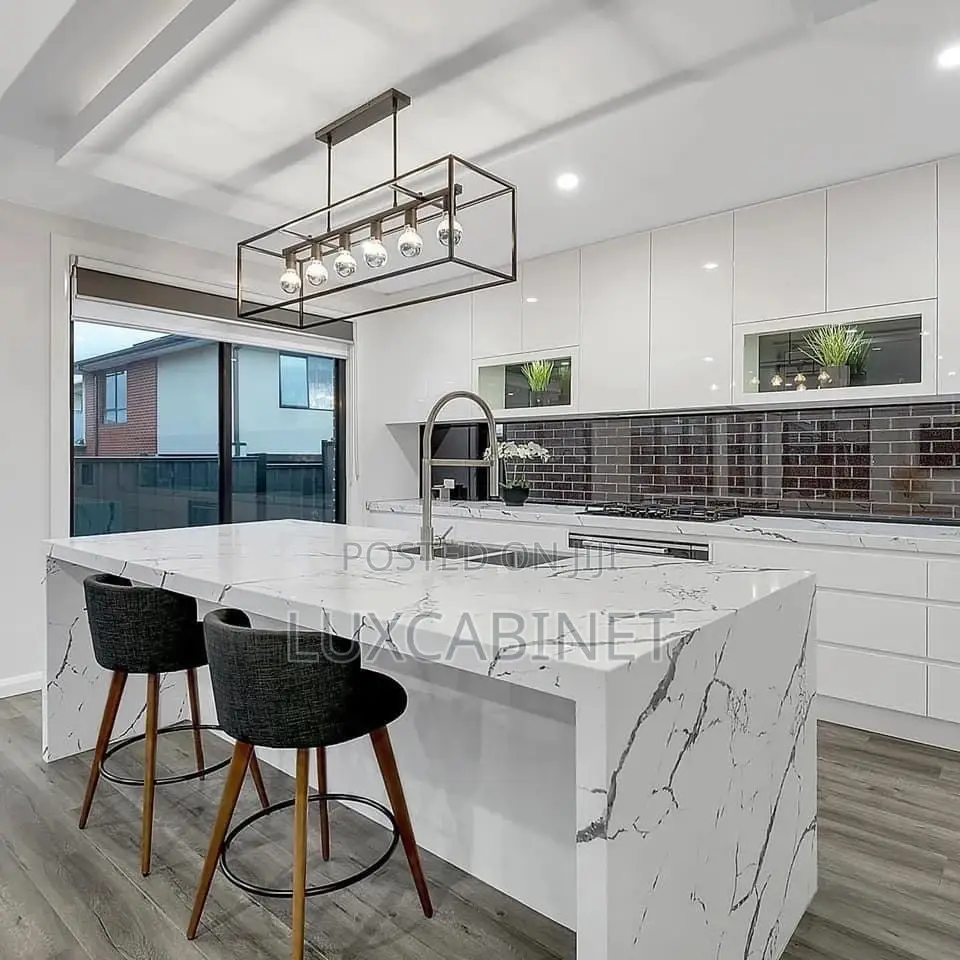 Customize Kitchen Cabinets