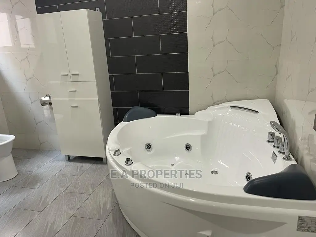 Furnished 5bdrm Mansion in E a Properties, American House for Sale