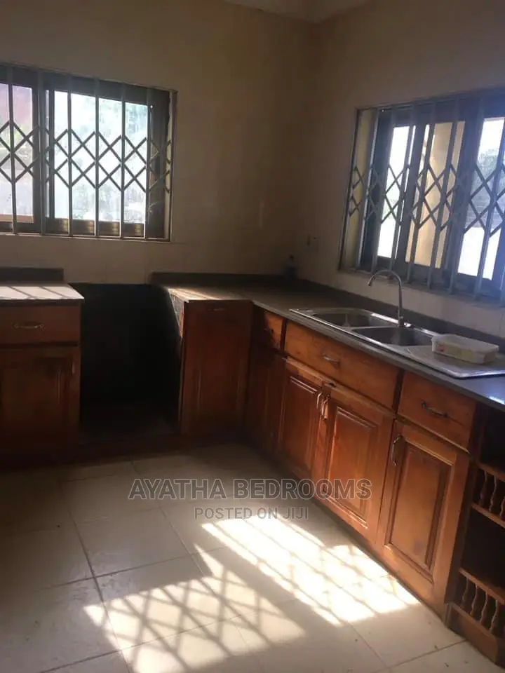 4bdrm House in Ayathar Bedroom, Oyarifa for Sale