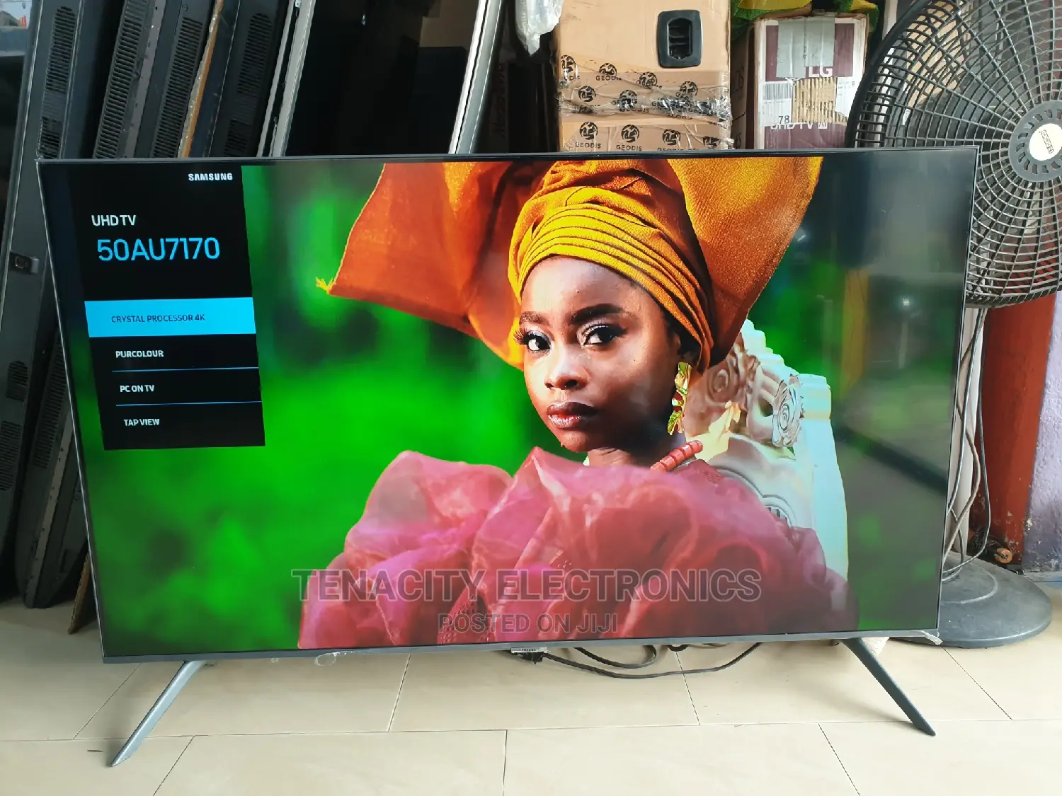 Crystal Uhd/HDR 50" Smart Satellite Tv