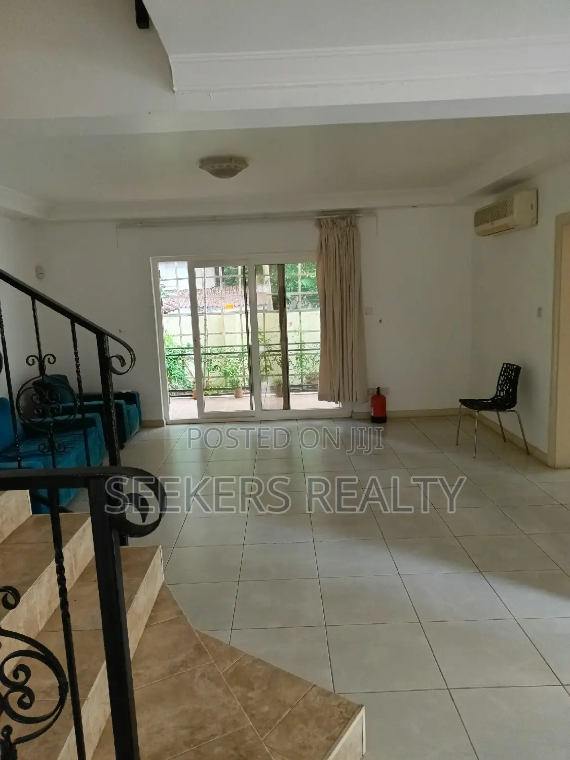 4bdrm Townhouse / Terrace in Seekers Realty, Cantonments for Rent