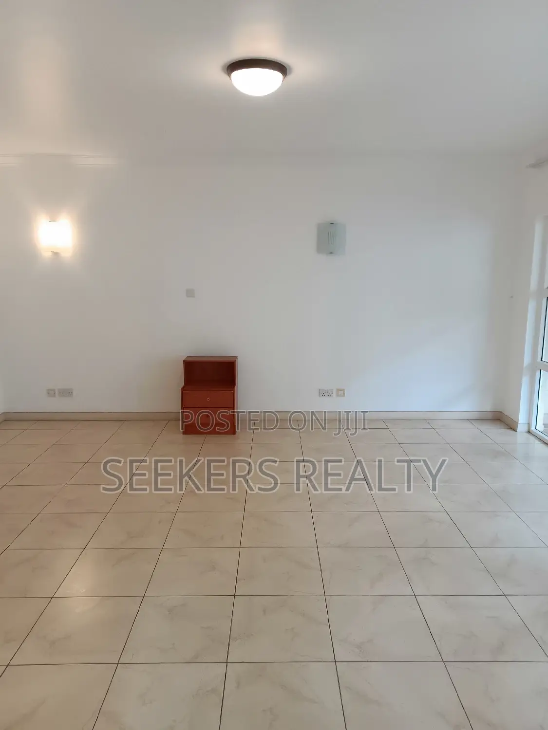 4bdrm Townhouse / Terrace in Seekers Realty, Cantonments for Rent