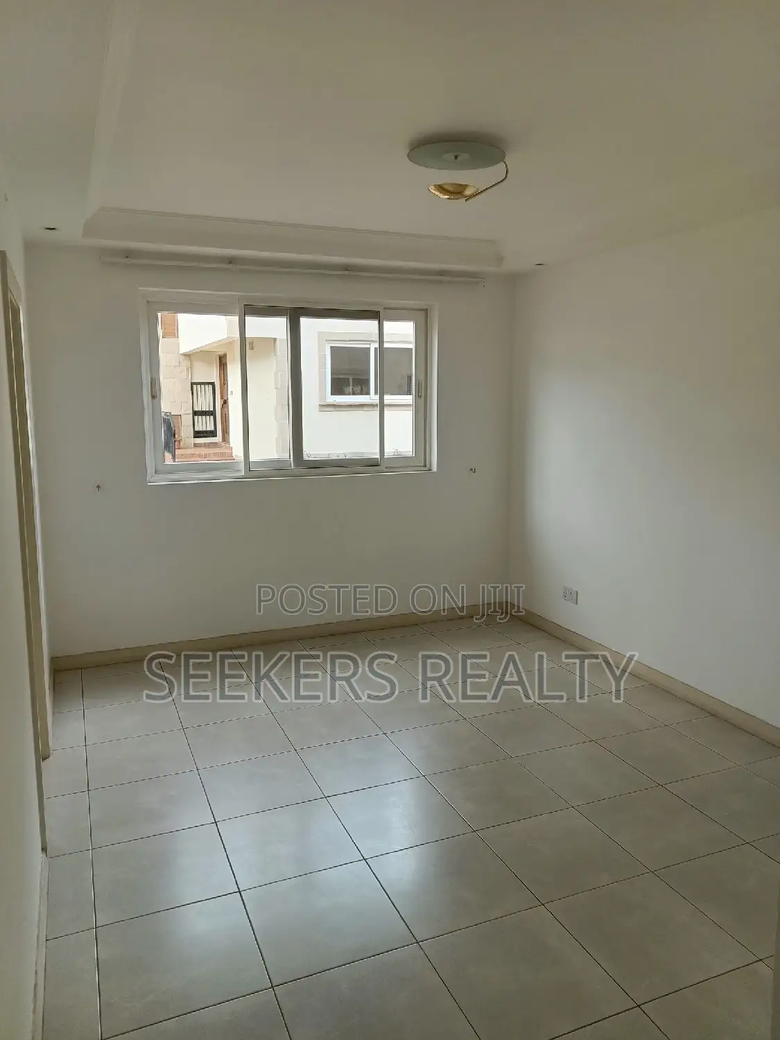 4bdrm Townhouse / Terrace in Seekers Realty, Cantonments for Rent