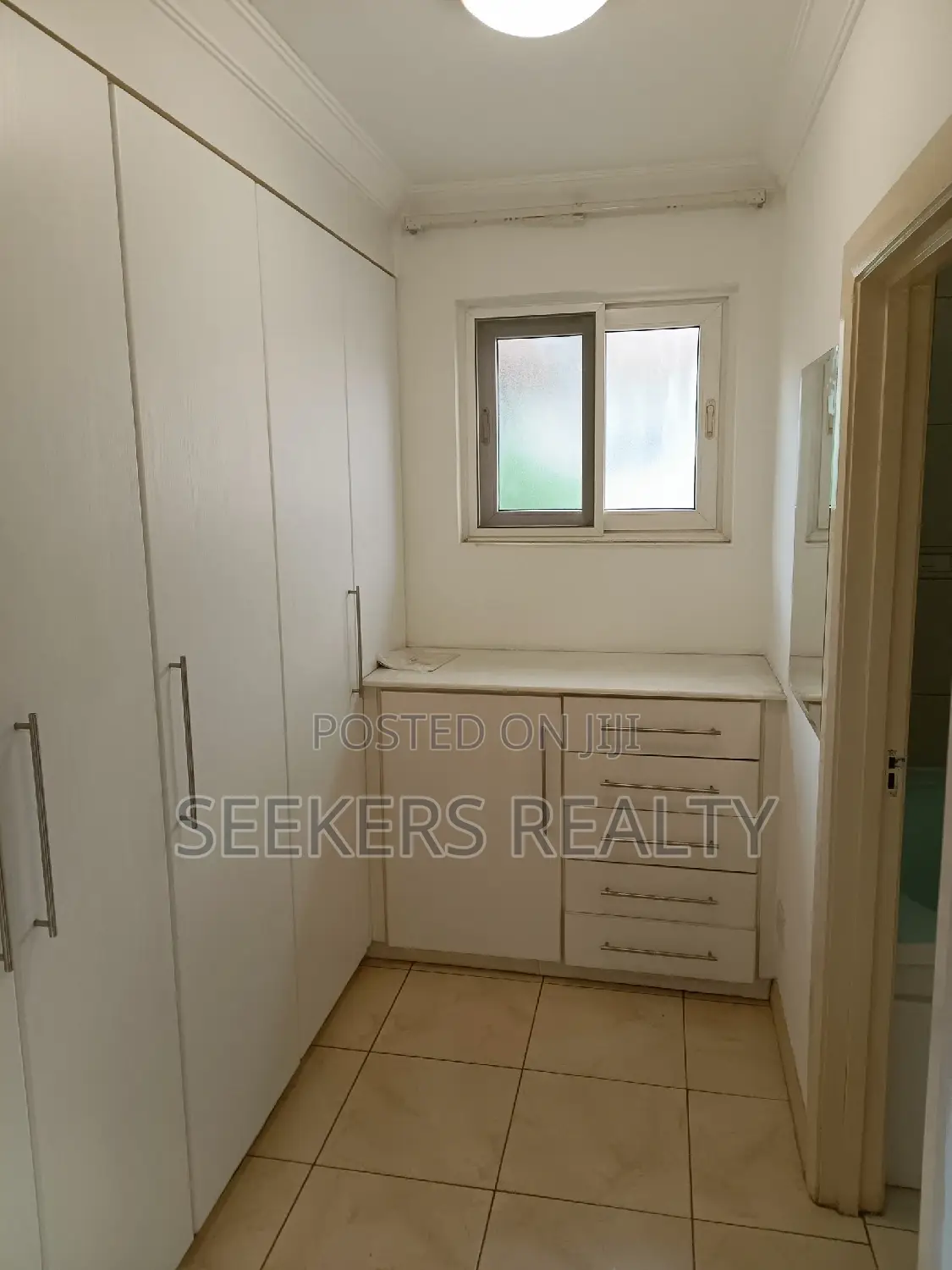 4bdrm Townhouse / Terrace in Seekers Realty, Cantonments for Rent