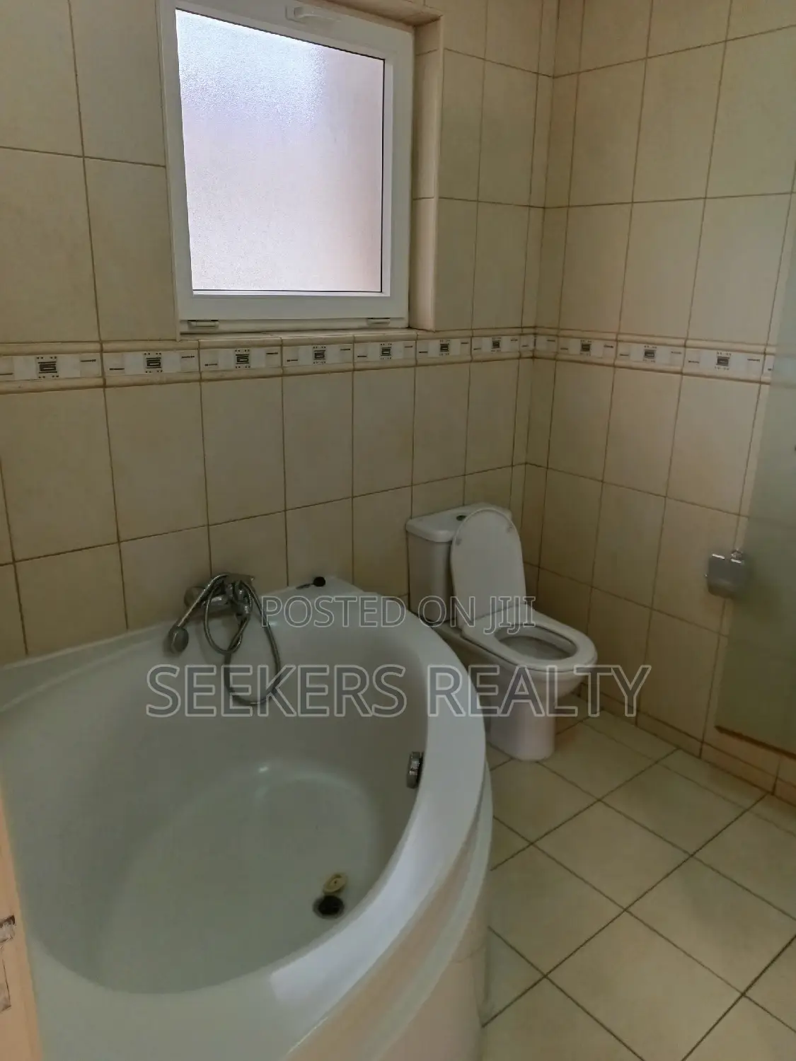 4bdrm Townhouse / Terrace in Seekers Realty, Cantonments for Rent