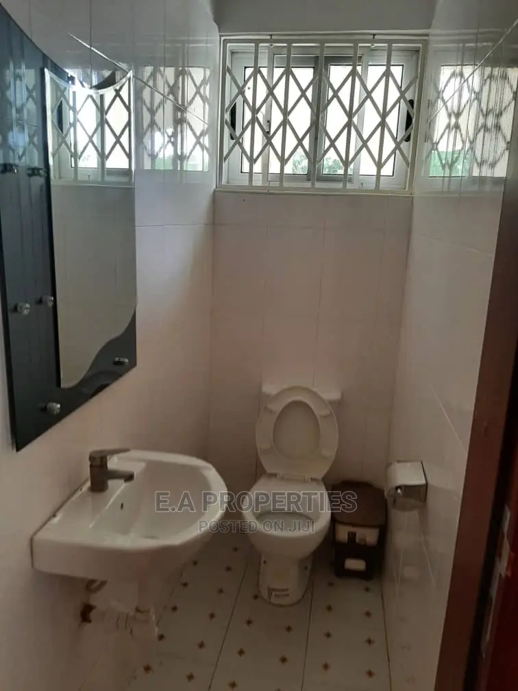 4bdrm House in E a Properties, Ghana Flag for Rent