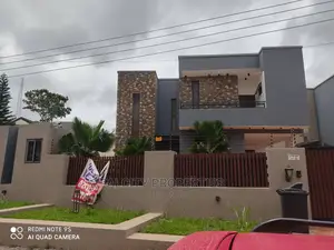 4bdrm Mansion in Ahodwo, Kumasi Metropolitan for rent