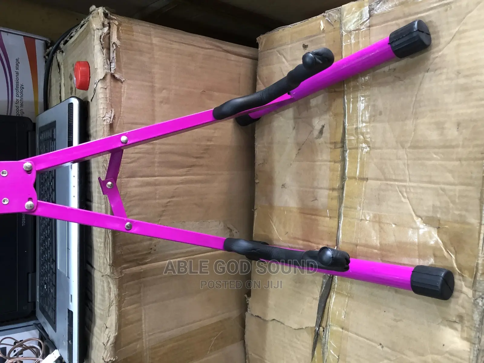 Guitar Stand