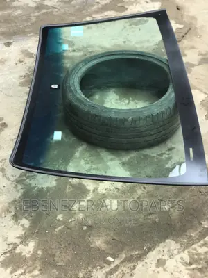 Toyota Hilux 2005 Windscreen