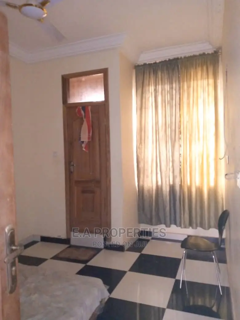 6bdrm House in E a Propertis, Ability for Sale