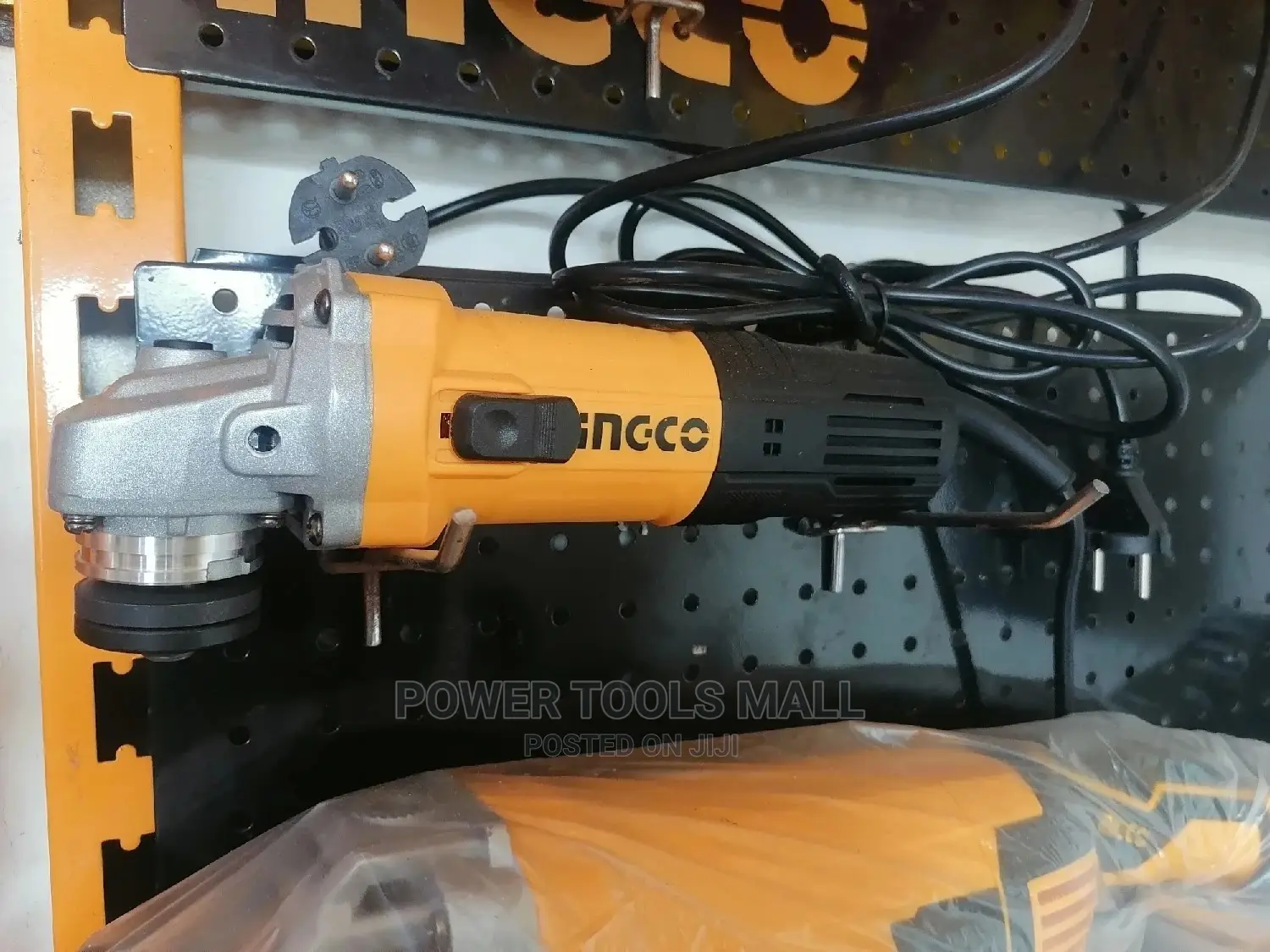 AG110018 (Angle Grinder 1100w 125mm)