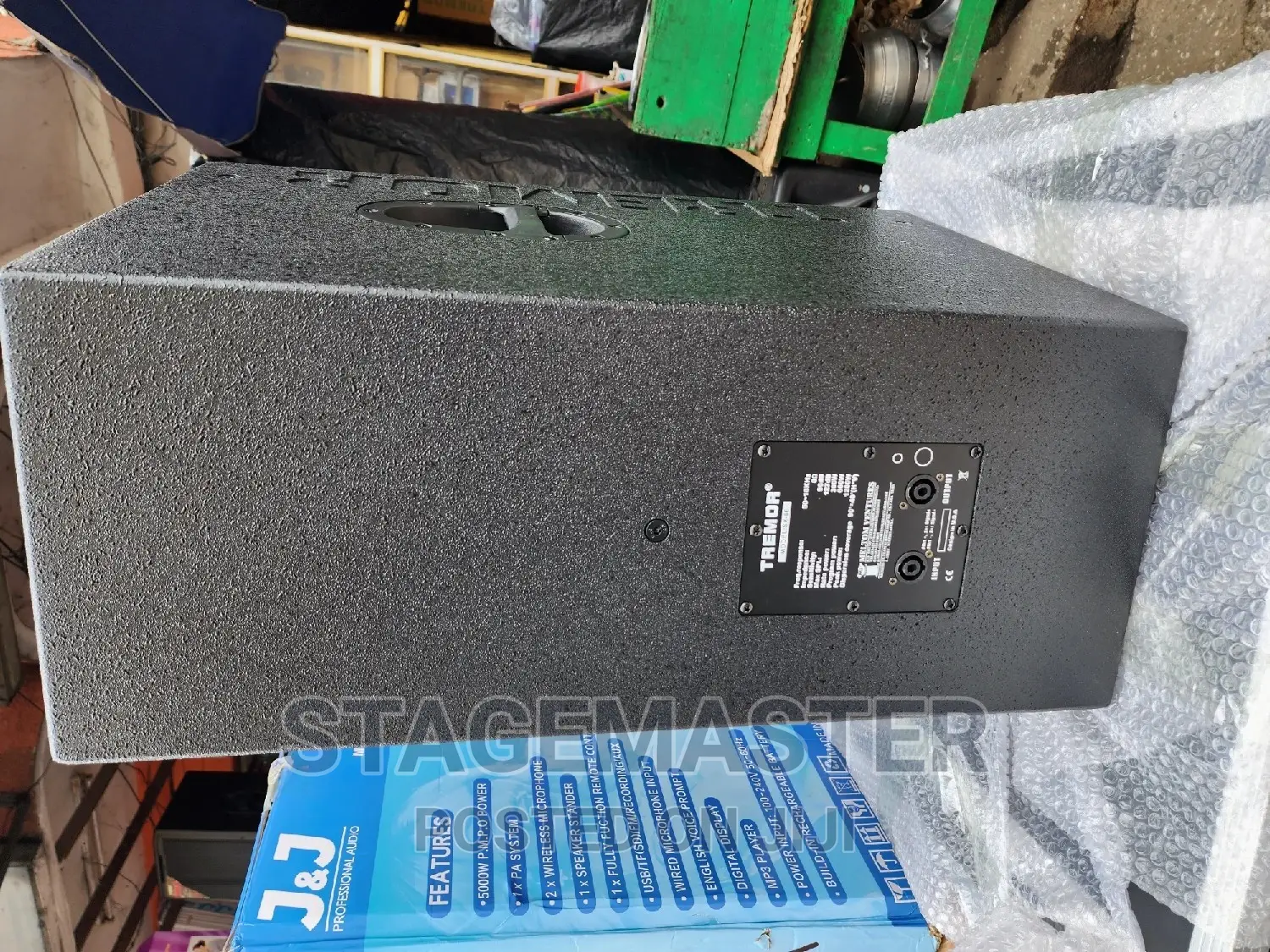 Speakers ( TREMOR )