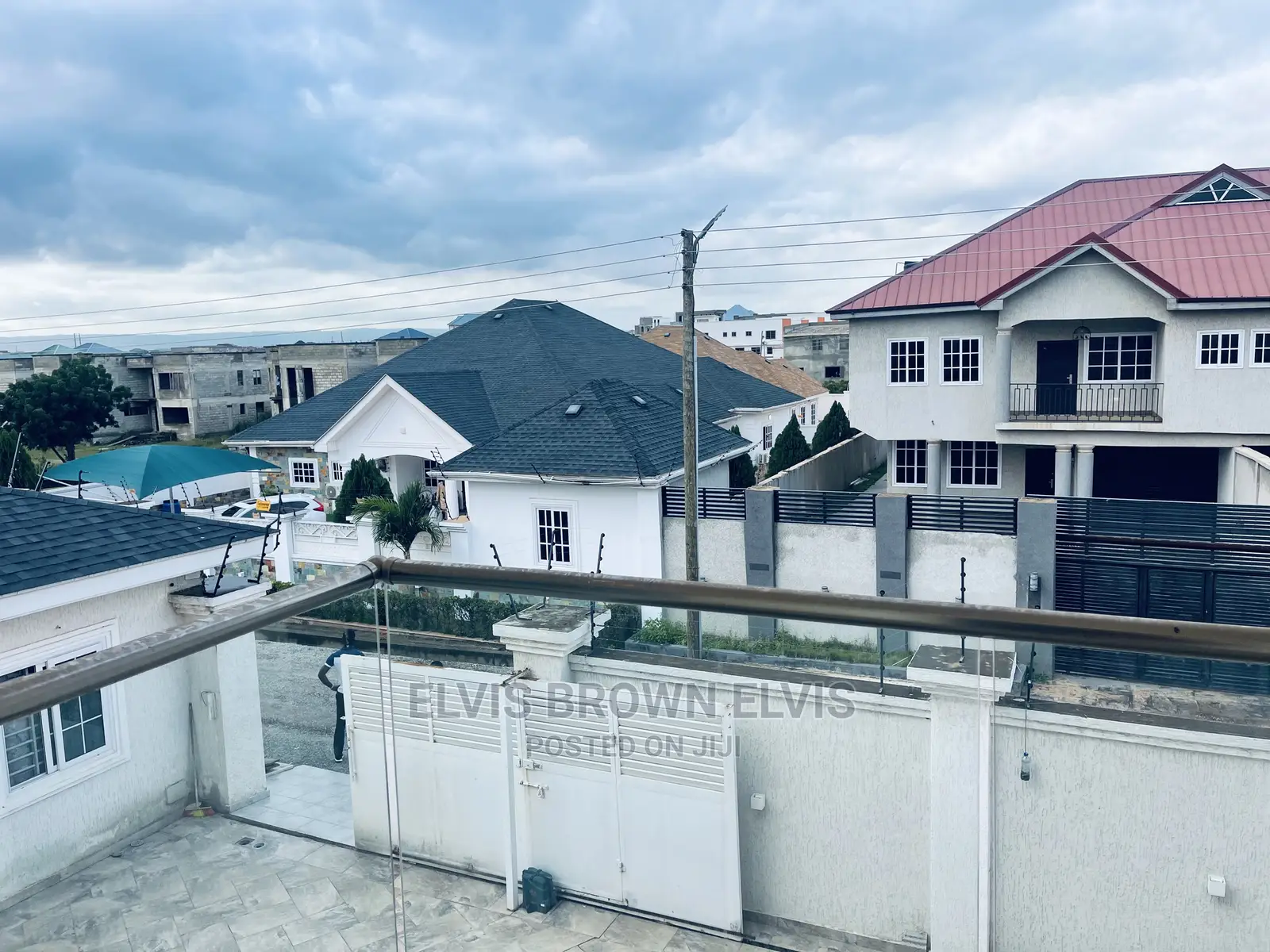 5bdrm Duplex in Living Large, East Legon for Sale