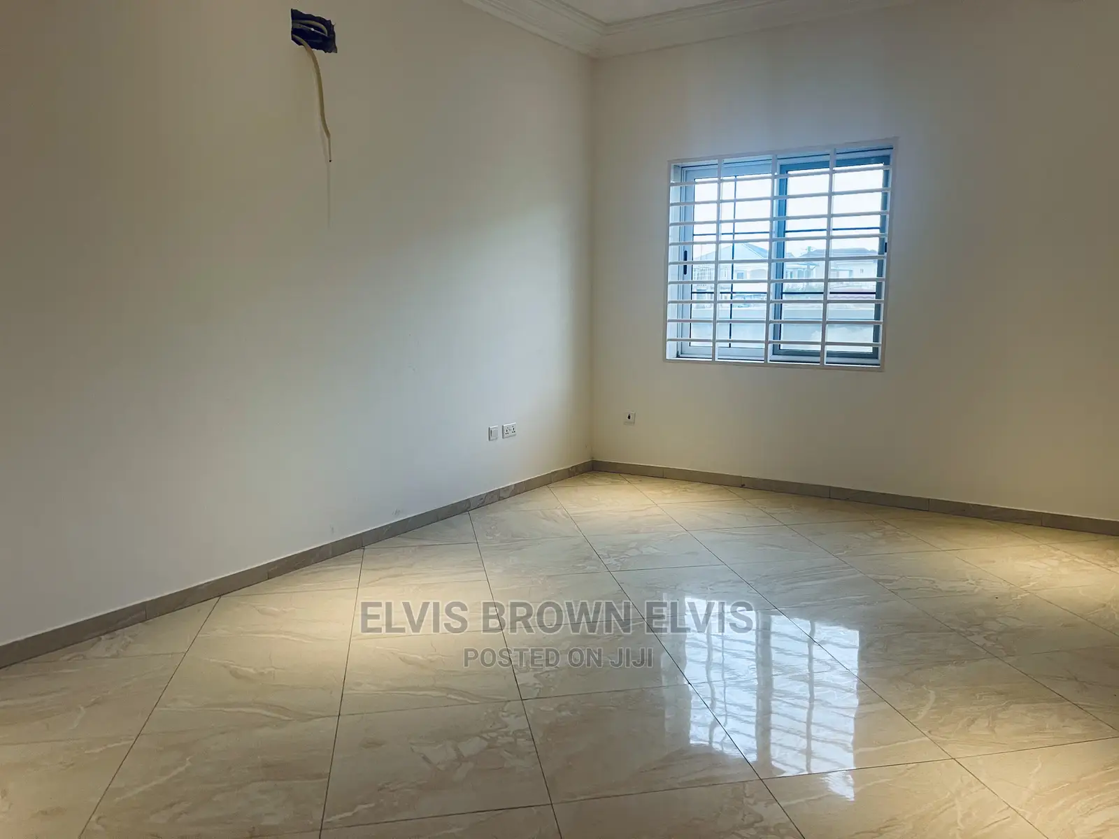 5bdrm Duplex in Living Large, East Legon for Sale