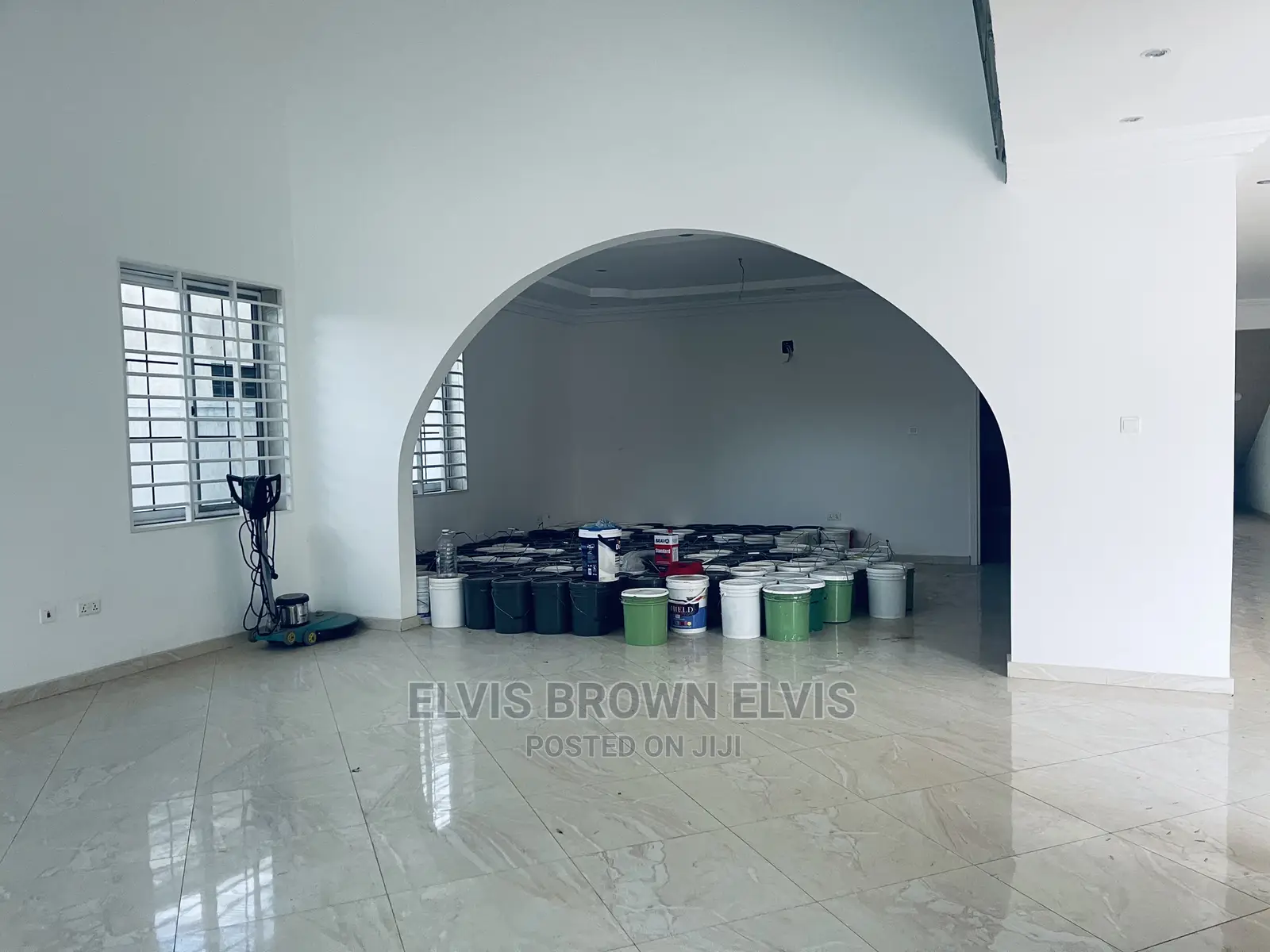 5bdrm Duplex in Living Large, East Legon for Sale