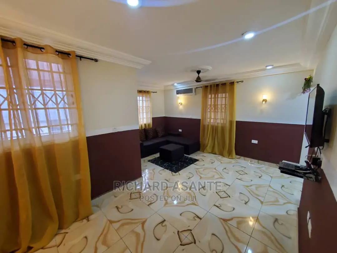 Exctv Bedroom With Kitchen, Heater in Bathroom at Pokuase