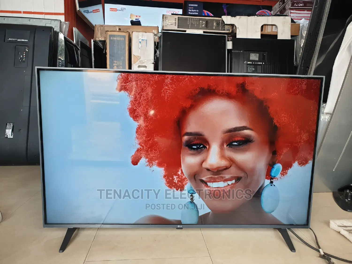 Lg Uhd HDR Smart Satellite Tv 43inchs