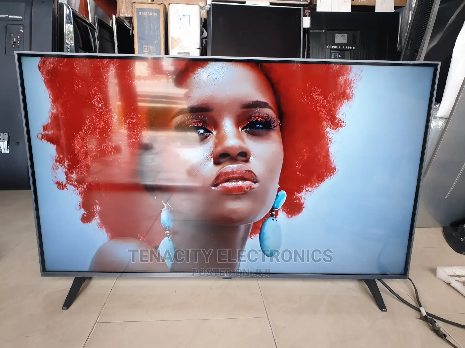 Lg Uhd HDR Smart Satellite Tv 43inchs