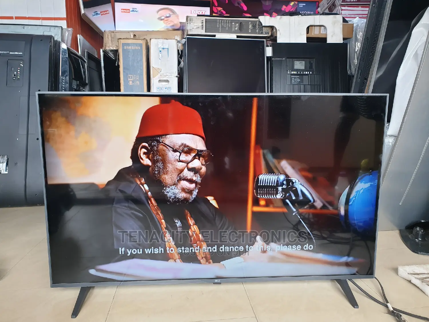Lg Uhd HDR Smart Satellite Tv 43inchs