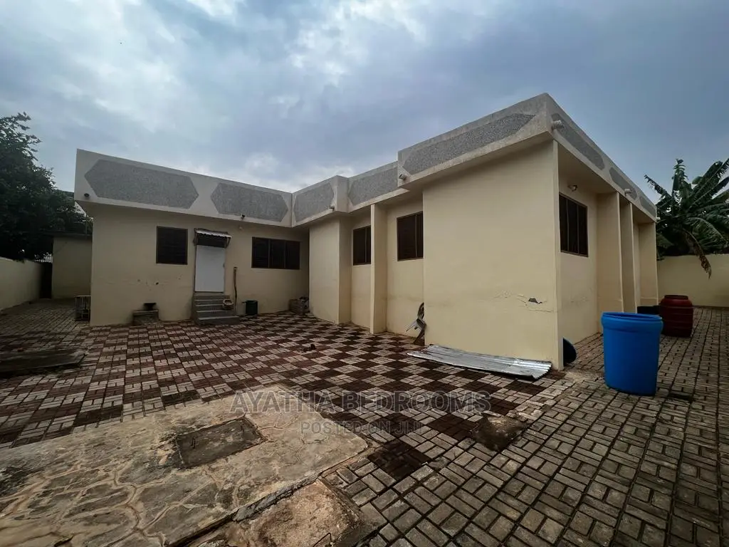 6bdrm House in Ayathar Bedroom, Zero for Sale