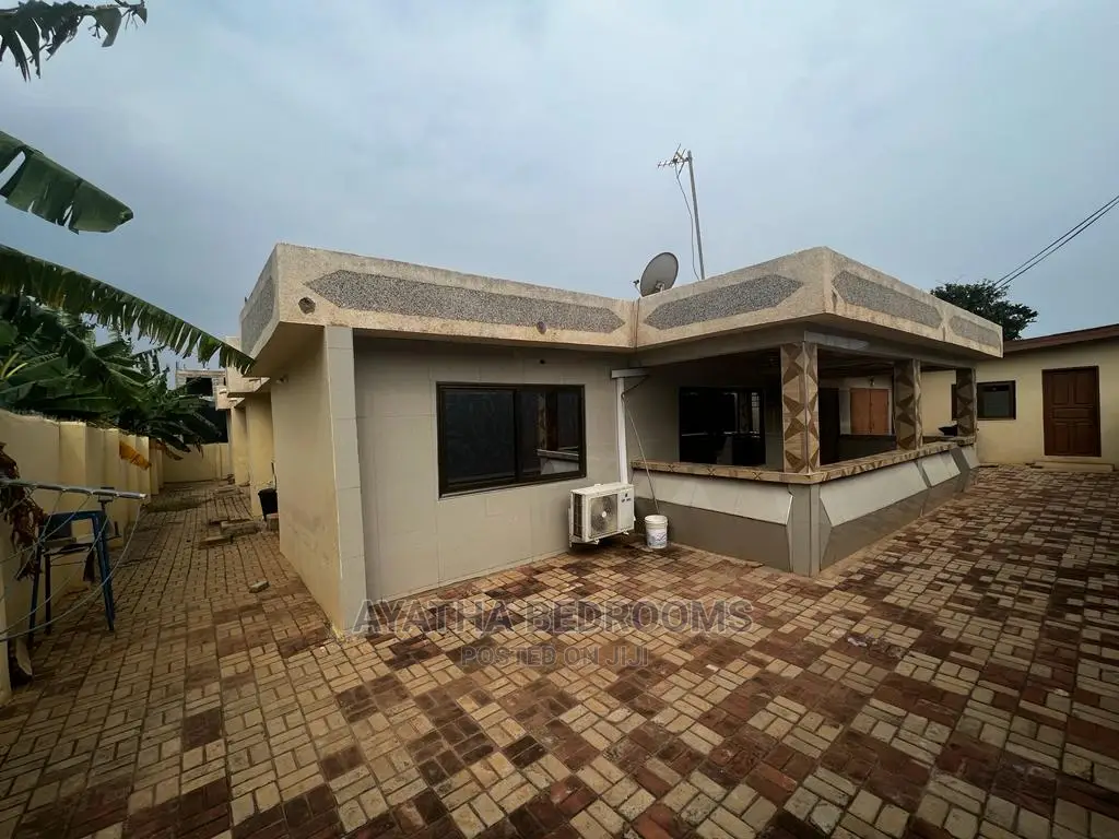 6bdrm House in Ayathar Bedroom, Zero for Sale