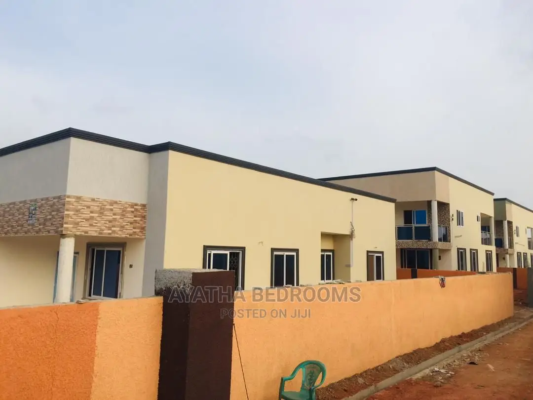 6bdrm House in Ayathar Bedroom, Zero for Sale