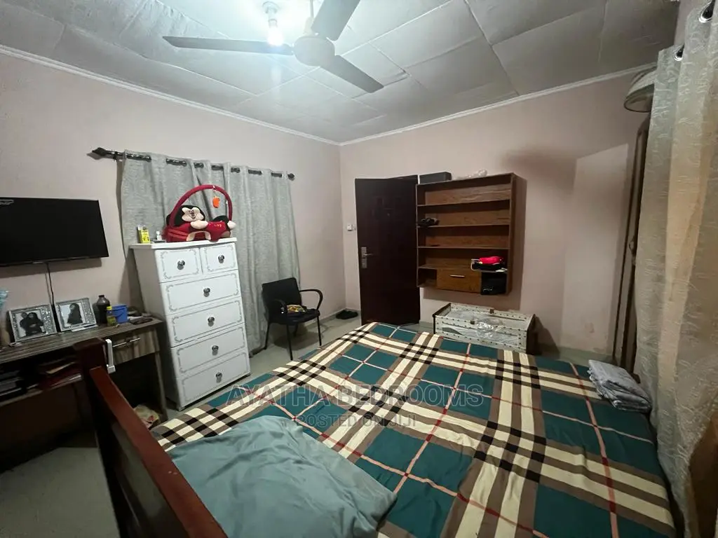 6bdrm House in Ayathar Bedroom, Zero for Sale