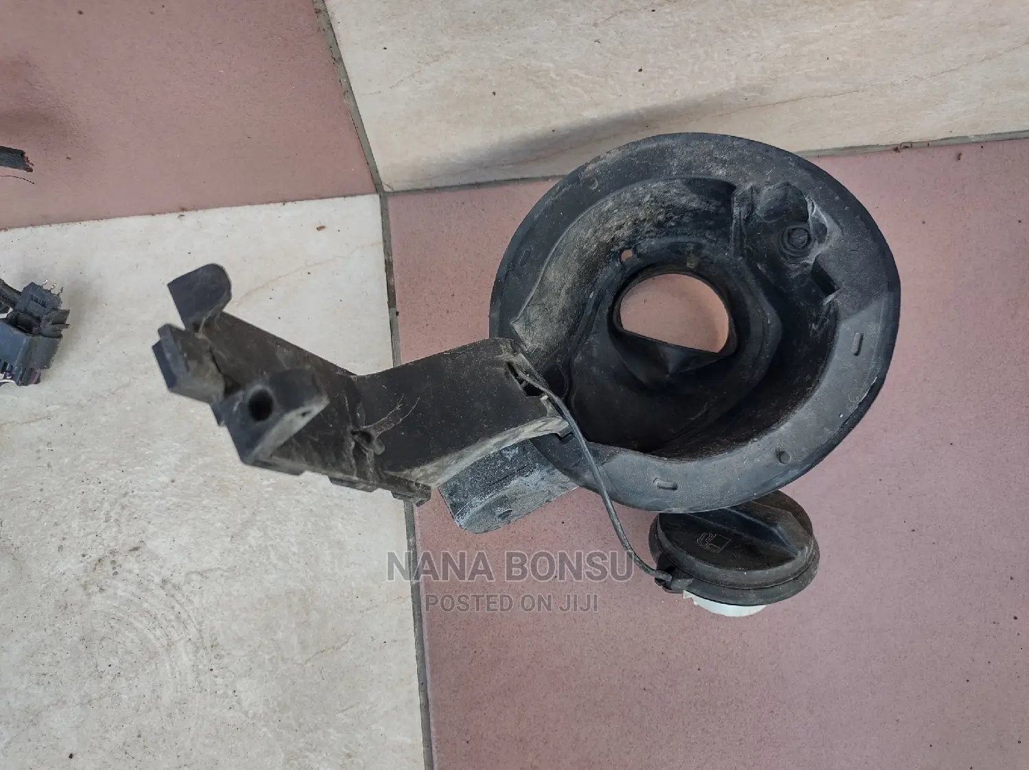 2011 to 2022 Chevrolet Cruze Fuel Tank Cover