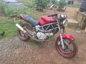 Honda VT 2010 Red