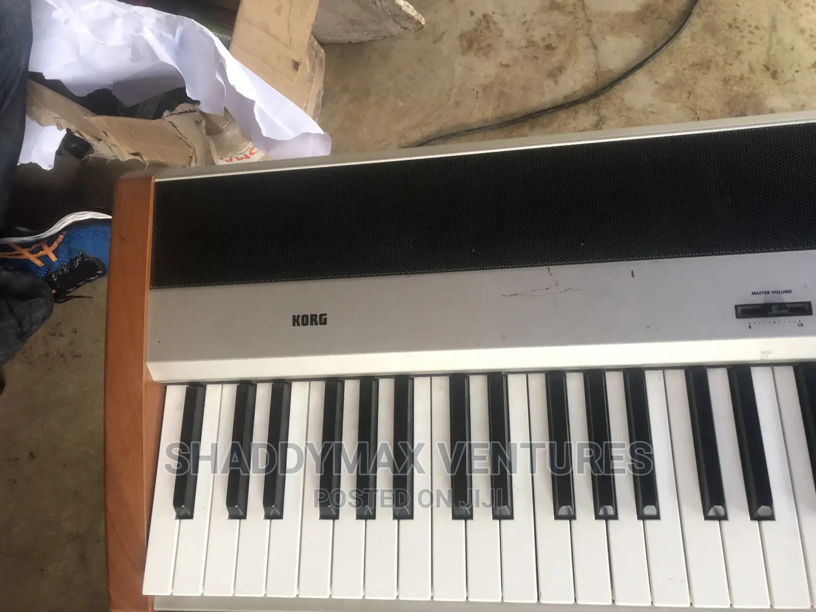 Korg SP 100 Piano Keyboard