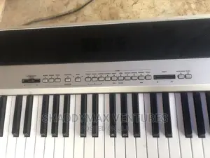 Korg SP 100 Piano Keyboard
