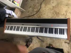 Korg SP 100 Piano Keyboard