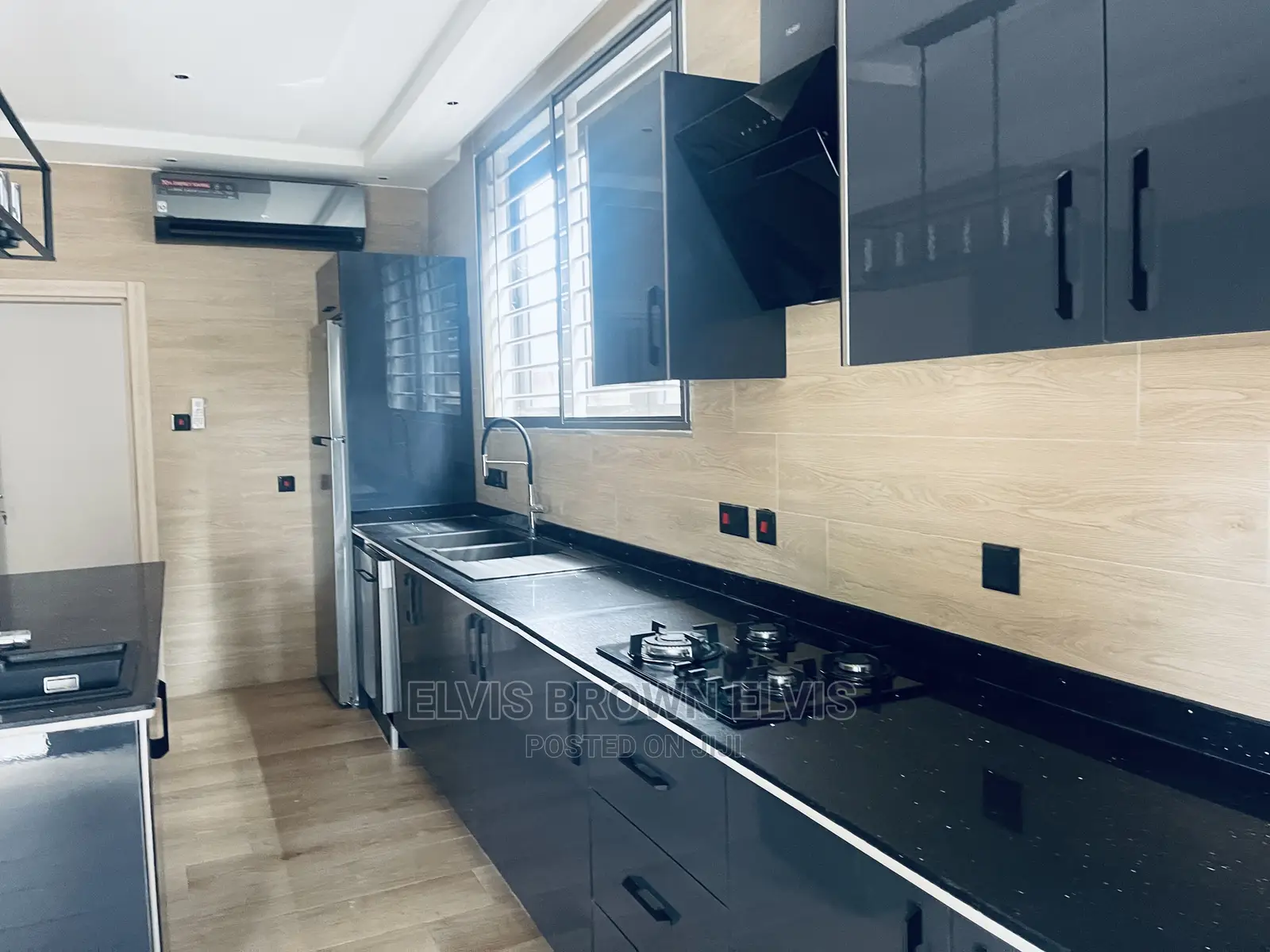4bdrm Mansion in Living Large, East Legon for Rent