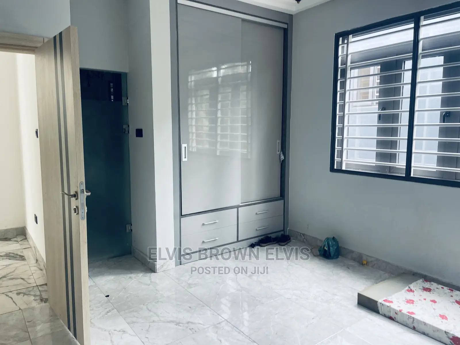 4bdrm Mansion in Living Large, East Legon for Rent