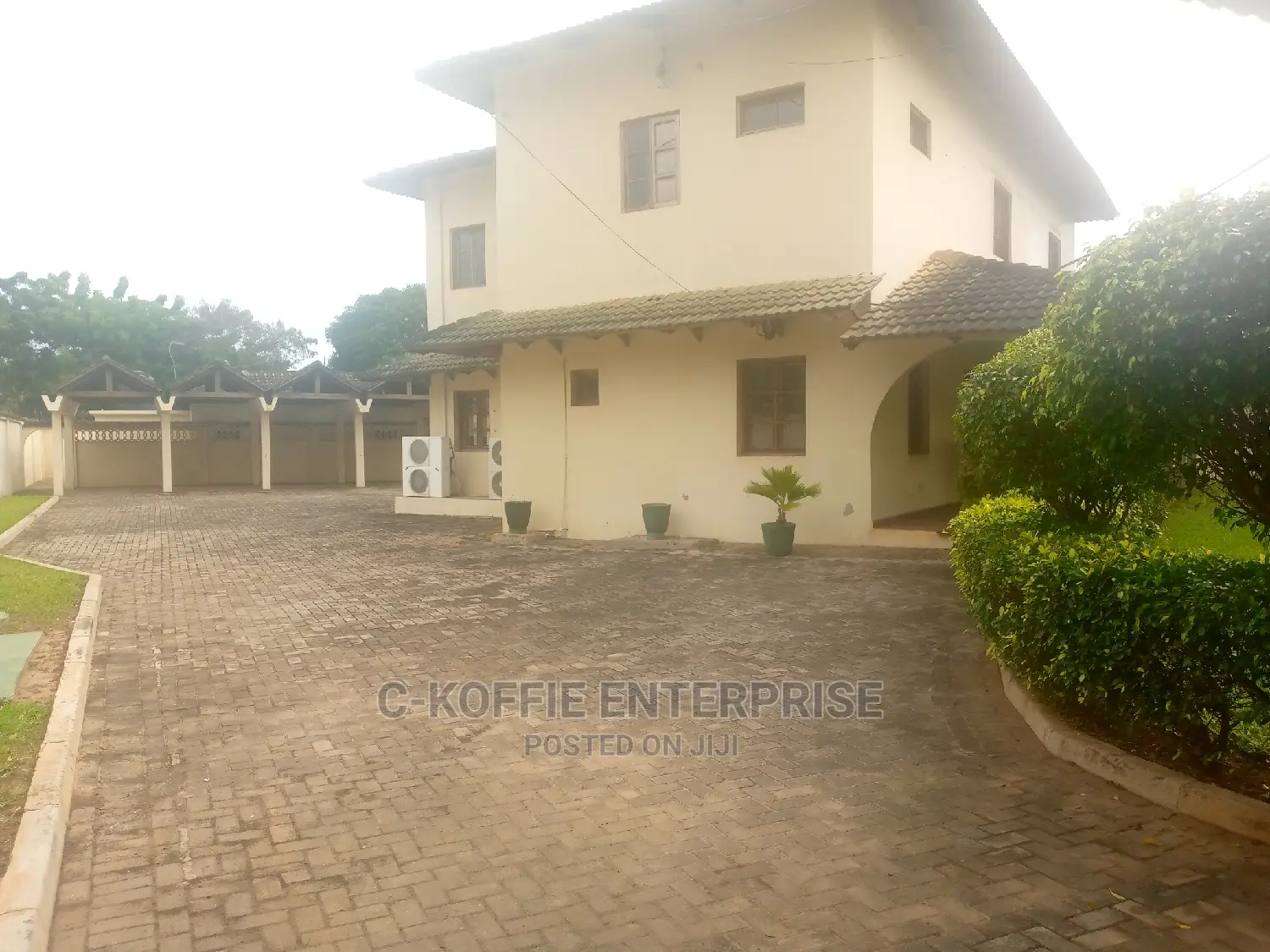 10bdrm House in Tesano for Sale