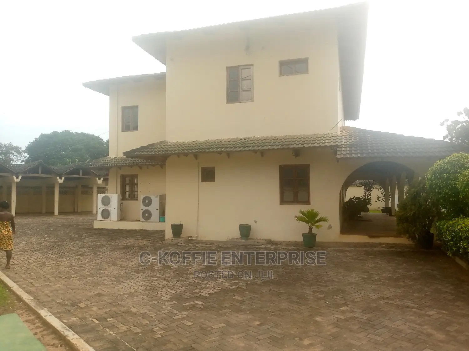 10bdrm House in Tesano for Sale